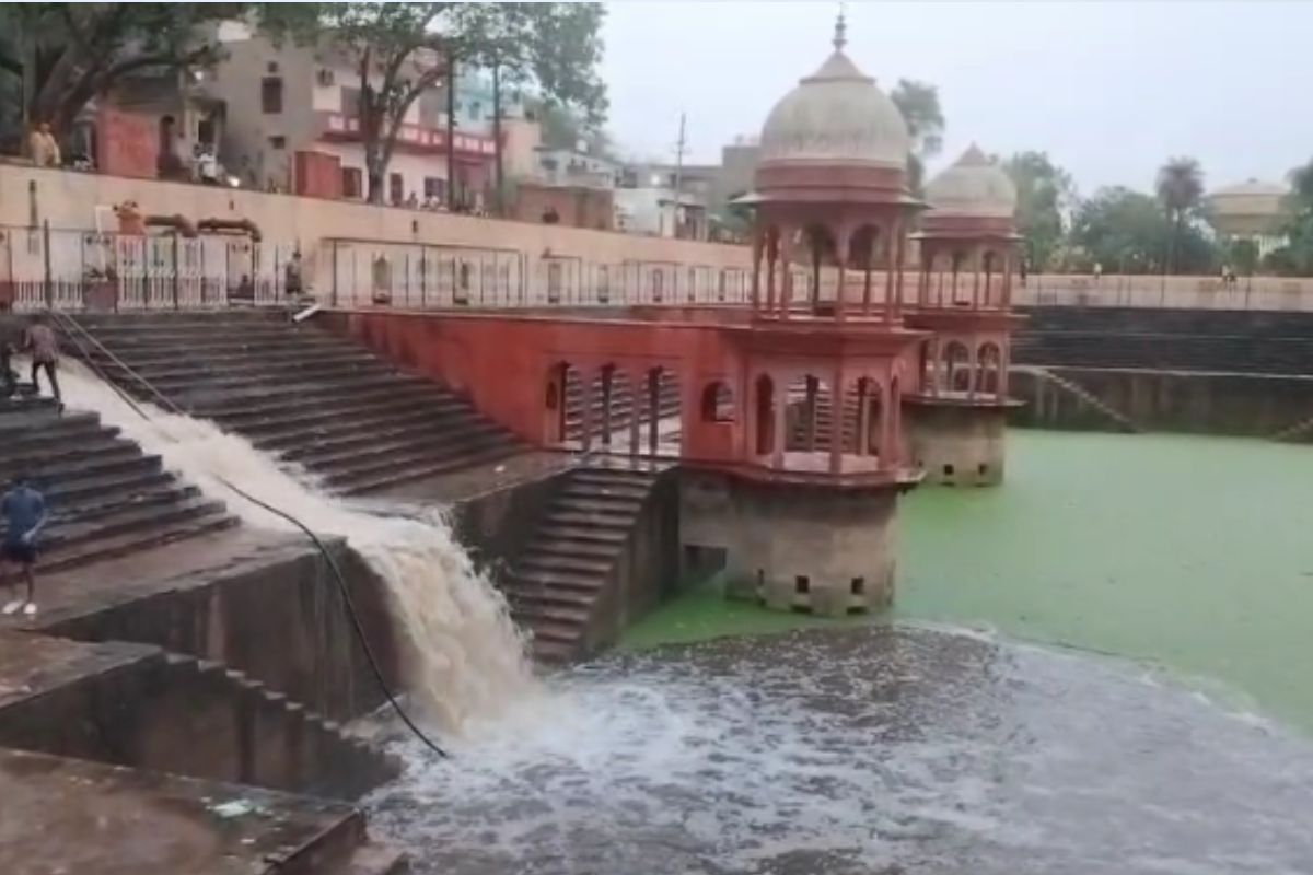 राजस्थान में यहां झमाझम बारिश ने बदला नजारा, बहने लगे झरने, देखें तस्वीरें