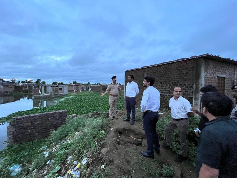 Collector gave instructions to vacate the mine