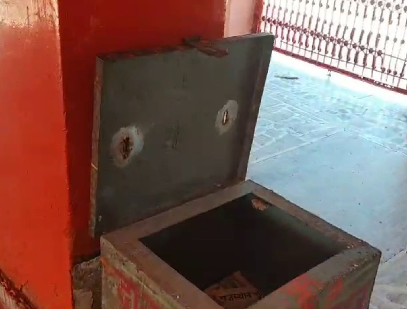 Video : आड़ा गेला बालाजी मंदिर से दानपेटी तोडकऱ नकदी चुराई