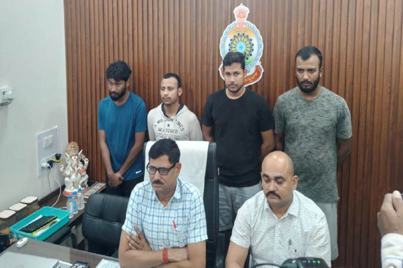 आरोपी पुणे में महादेव का रेड्डी बैटबुक-23 का कर रहे थे संचालन