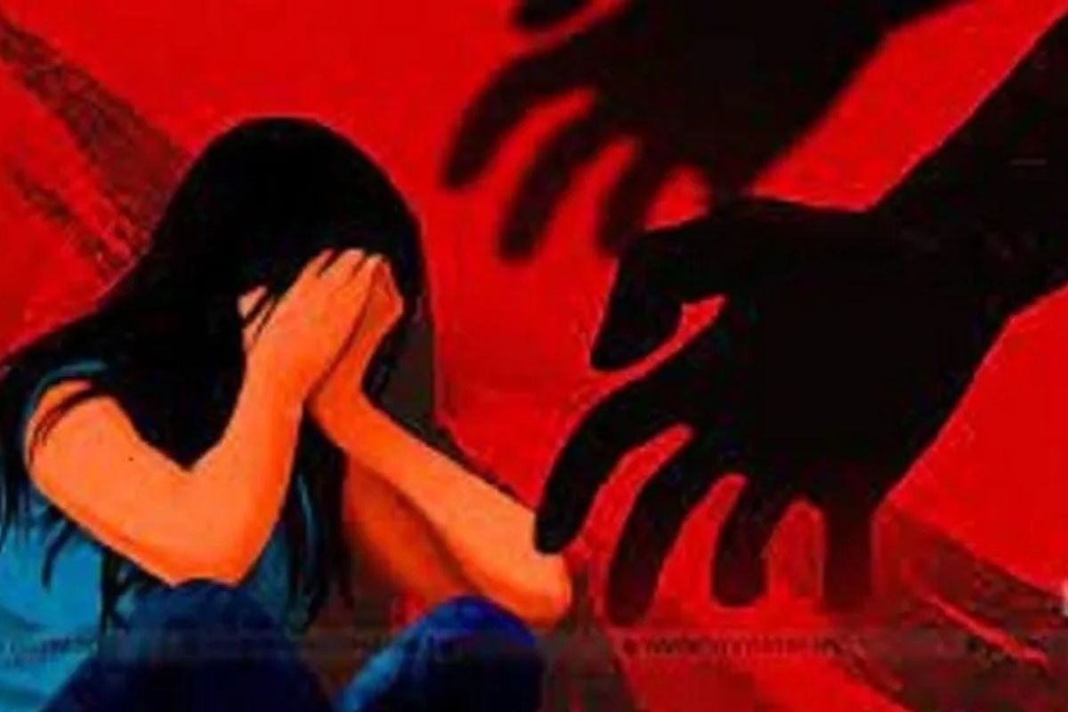 Azamgarh: घर से बाहर ले जाकर किशोरी से दुष्कर्म