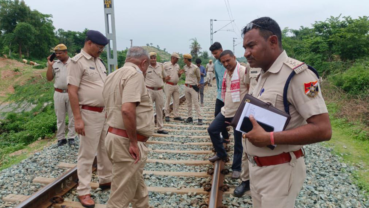 Rajasthan News : असारवा-जयपुर ट्रेन को ‘डिरेल’ करने की बड़ी साजिश, ट्रैक पर डाले
लोहे के सरिये, मचा हड़कंप