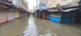 साढ़े तीन घंटे में 3.1 इंच बारिश, बाजार में 100 दुकानों में भरा पानी, 25 लाख
रुपए का नुकसान