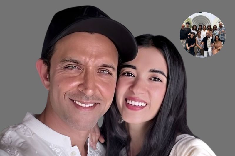 Hrithik Roshan Saba Azad Posing With Roshan Family Picture Hint Their Wedding