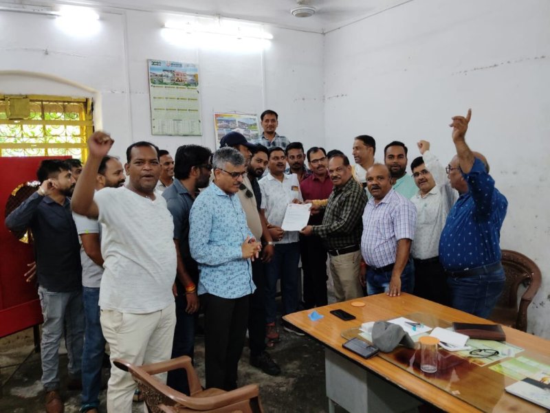 Railway Union and Sangh warned, if the order is not withdrawn, they will not allow the train to proceed from Itarsi.