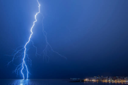Weather Alert: भारी बारिश के साथ आकाशीय बिजली गिरने का अलर्ट, सरकार ने जारी की
एडवायजरी - image