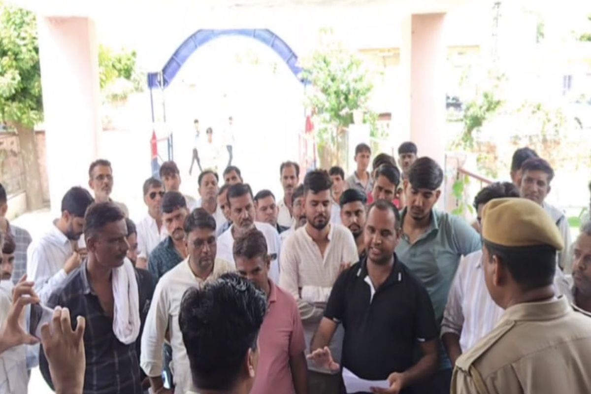 video–फायरिंग की घटना को लेकर कुचेरा पुलिस थाने का घेराव