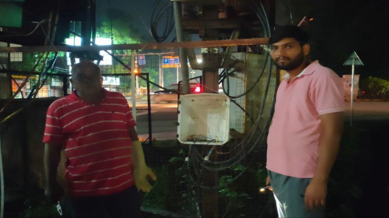 शहर की एलईडी लाइटों को सुधारकर चालू करने का 20 करोड़ में ठेका लेने वाली एचपीएल कंपनी की लापरवाही व स्मार्ट सिटी के अफसरों द्वारा ध्यान नहीं देने से शहर के कई स्थानों पर अंधेरा पड़ा हुआ है।