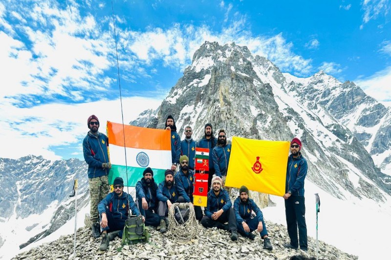 पर्वतारोहियों का दल