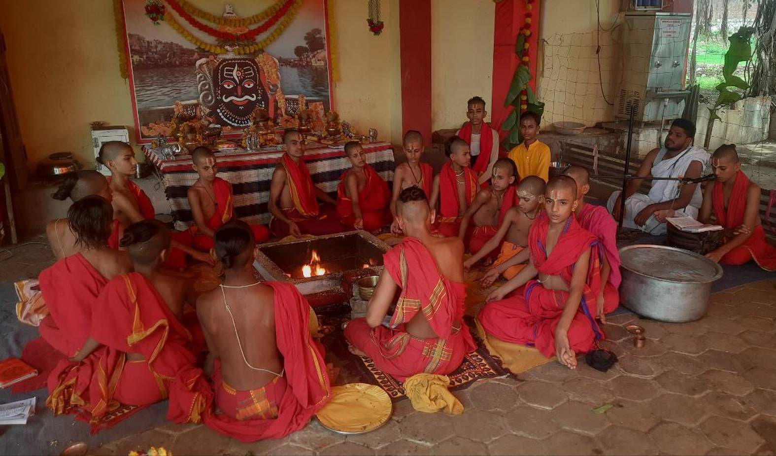 गुप्त नवरात्र में माता की आराधना में जुटे श्रद्धालु