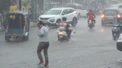 Weather Update : राजस्थान के इन जिलों में जमकर बरसे बादल, तीन दिन भारी बारिश का
अलर्ट - image