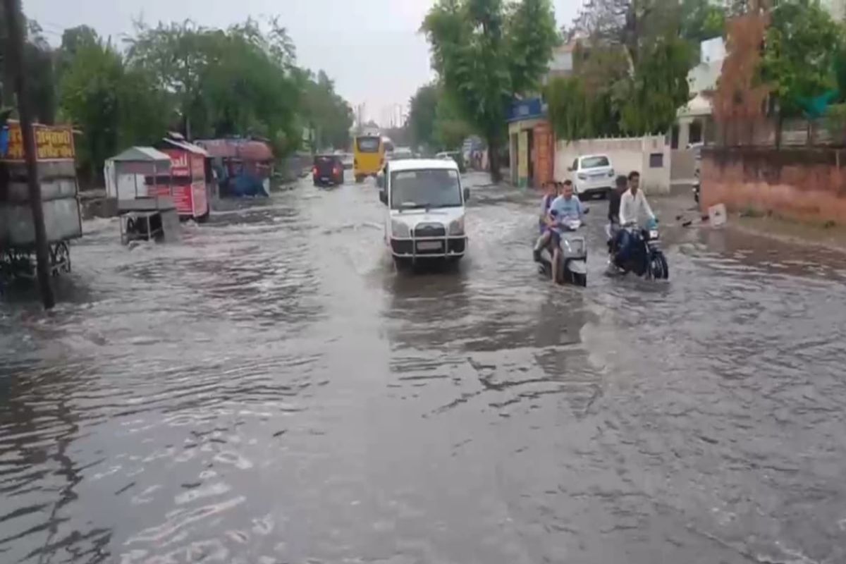 शाहाबाद में एक इंच बरसात, बारां में गिर कर रह गई बौछारें
