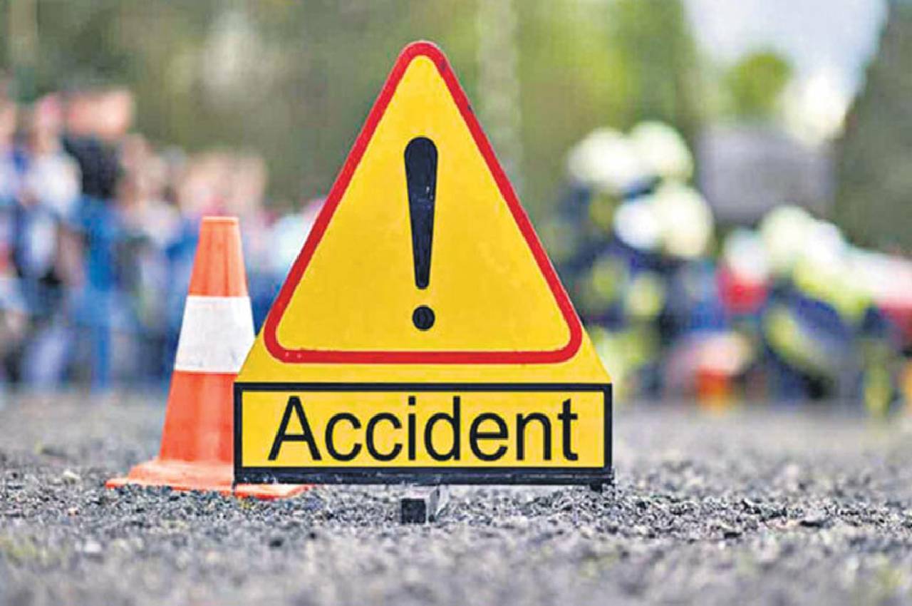 एमपी में भीषण सड़क हादसा, पिता-पुत्र समेत चार की मौत