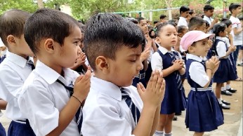 Jaipur School Reopen: 45 दिन बाद जैसे ही बजी घंटी टन…टन…टन…, देखें वीडियो