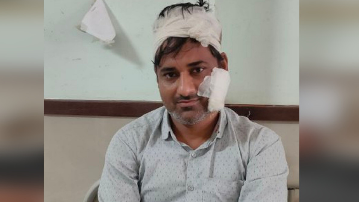 Dungarpur News : शरारत पर डांटा तो विद्यार्थी ने शिक्षक का सिर फोड़ा, अस्पताल
में भर्ती