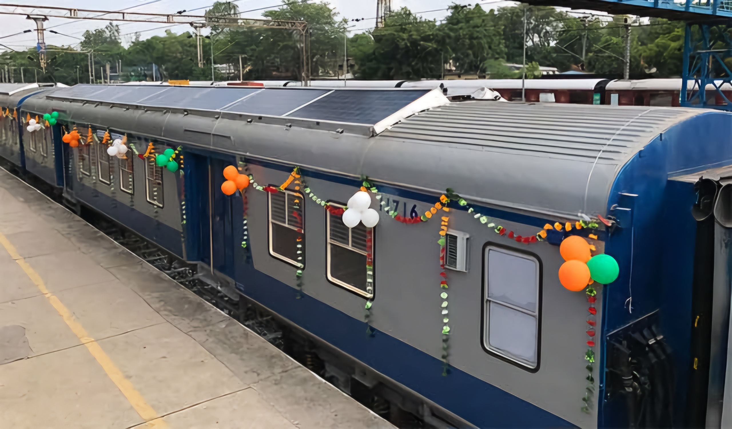 Indian Railway: रेलवे का बड़ा अपडेट, पूर्वोत्तर की ट्रेनों में सौर ऊर्जा से
चलेंगे एसी-पंखे, यात्रियों को मिलेगी बड़ी राहत