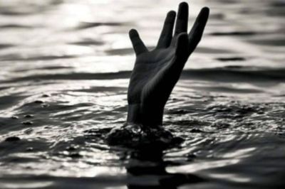 wife drowning in Ganga