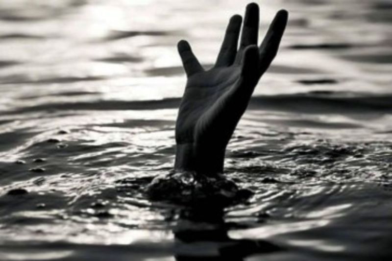wife drowning in Ganga