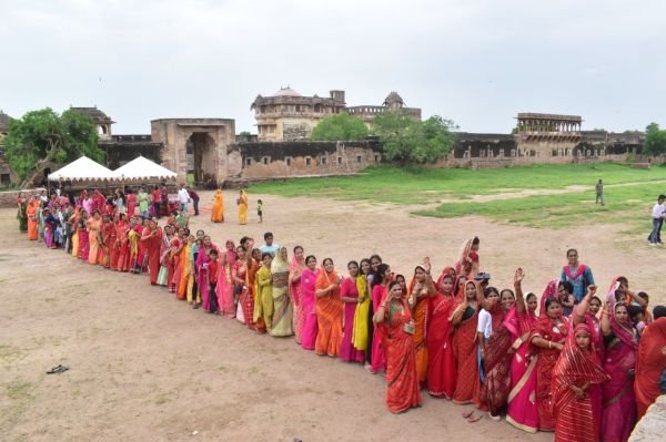 Amazing darshan of Radha-Krishna on Kajali Teej, fair filled in Ahichhatra fort