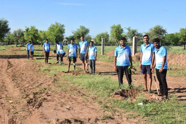 Started from the 15th foundation day of Rajasthan Patrika Nagaur edition, plantation done under Haryaalo Rajasthan campaign