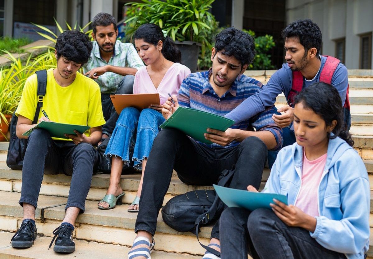 आपकी बात : युवाओं में कौशल विकास के लिए क्या कदम उठाए जाने चाहिए?