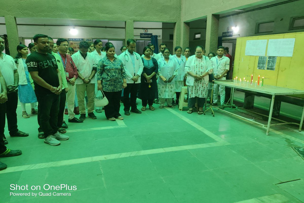 Watch video.. कोलकाता कांड, डॉक्टर हड़ताल में, 4 शव लेकर घंटों बैठे रहे परिजन