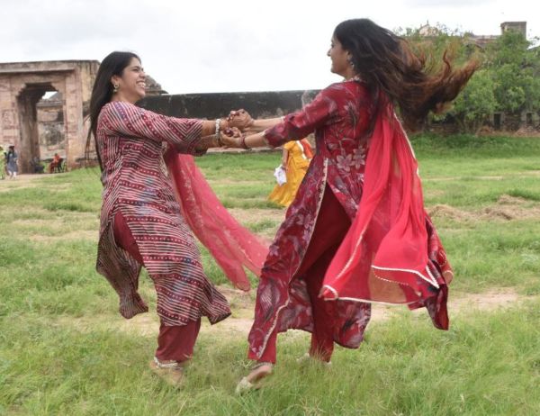 Amazing darshan of Radha-Krishna on Kajali Teej, fair filled in Ahichhatra fort