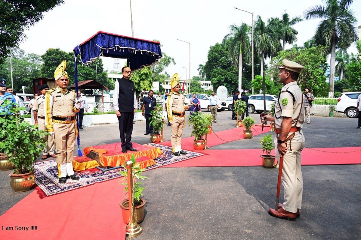 Watch video .. राज्यपाल ने देखा भिलाई स्टील प्लांट में उत्पादन प्रक्रिया