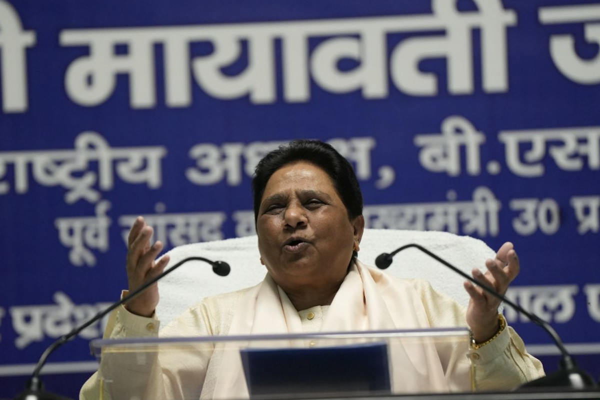 bsp supremo mayawati, akash anand mayawati,ashok siddharth bsp,bahan kumari mayawati,bsp news,mayawati news in hindi,अशोक सिद्धार्थ कौन हैं,बसपा की खबर,बहन कुमारी मायावती,मायावती का बयान,मायावती बसपा