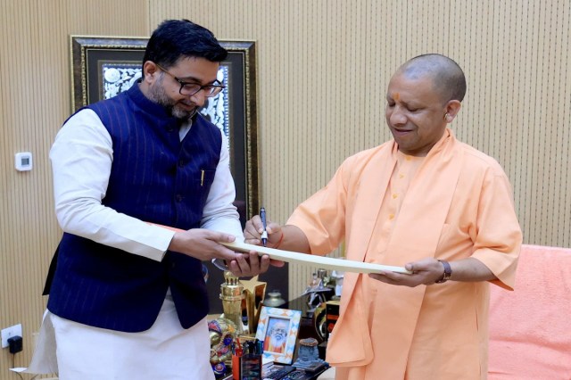 Indian Cricket Rinku Singh meet CM Yogi Adityanath