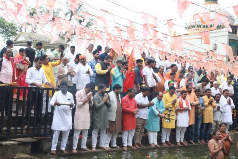 कांवड़ यात्रा के पहले वैनगंगा उद्गम पर आरती।