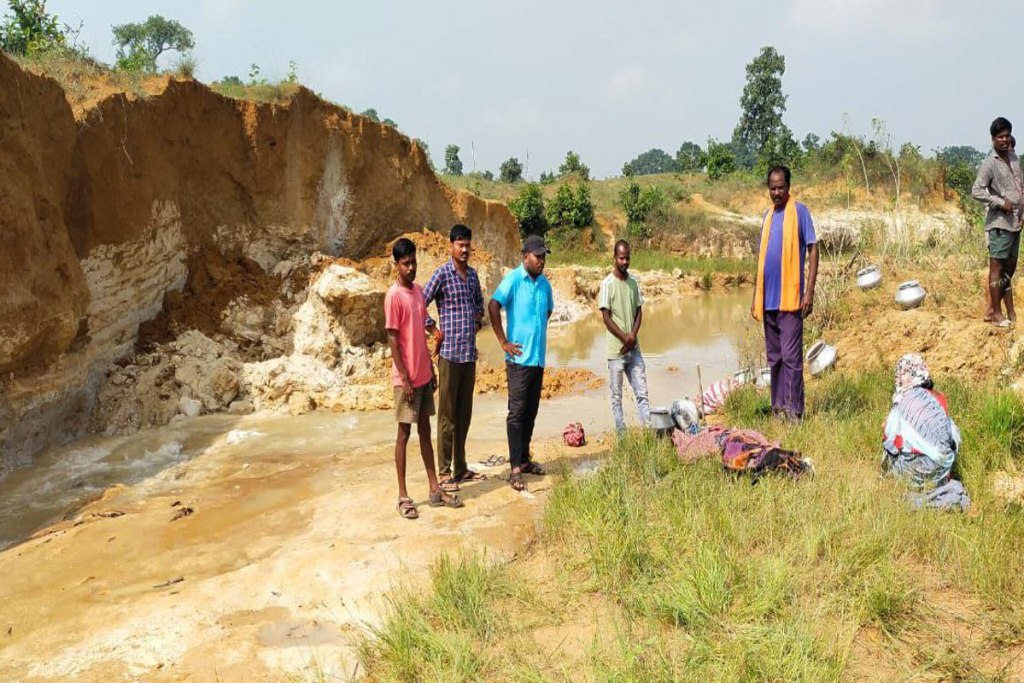 Illegal soil mines collapsed