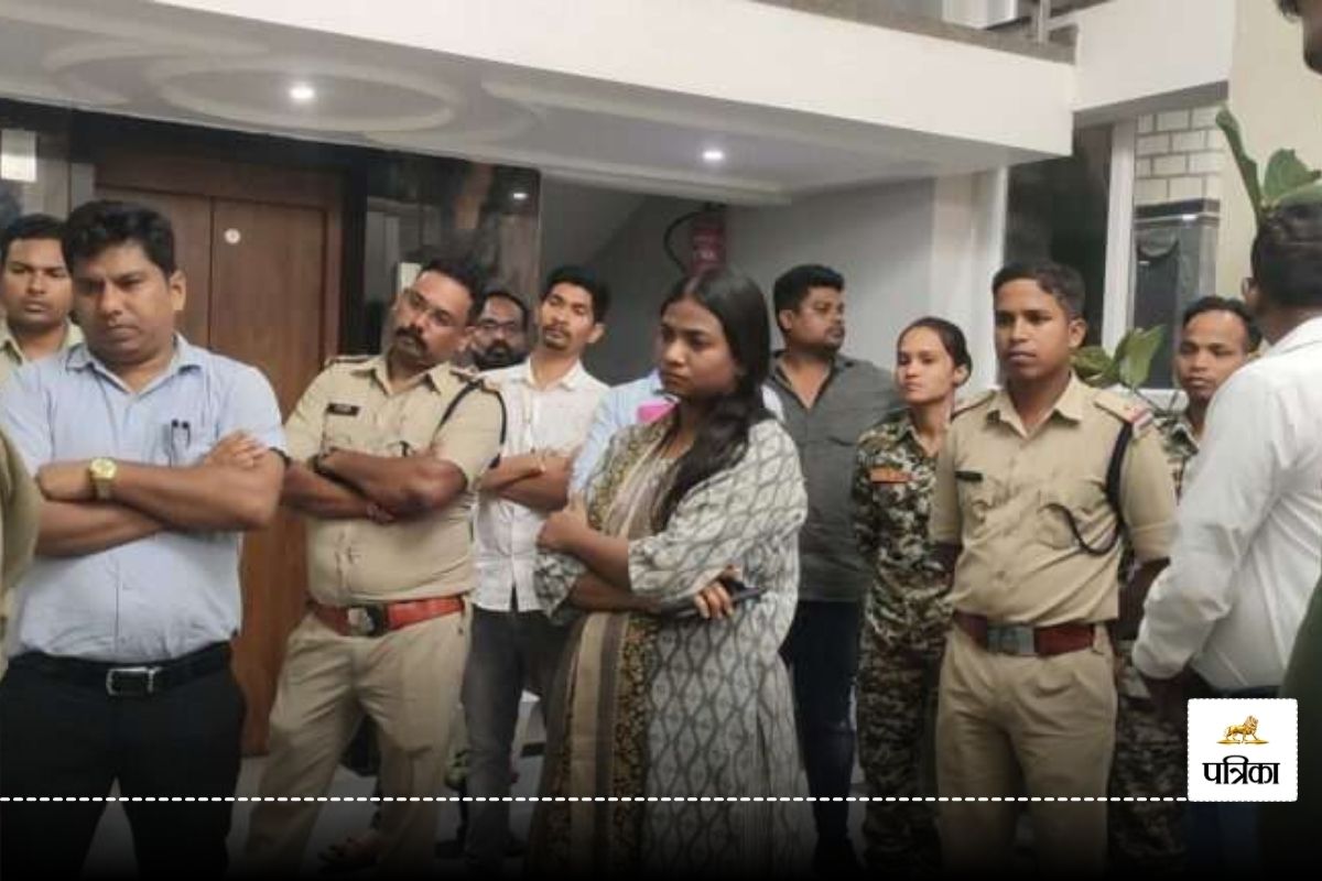 Police Raid In Hotel: प्रशासन की बड़ी कार्रवाई, देर रात प्रतिष्ठित होटल में छापेमारी कर किया सील, देखें Video