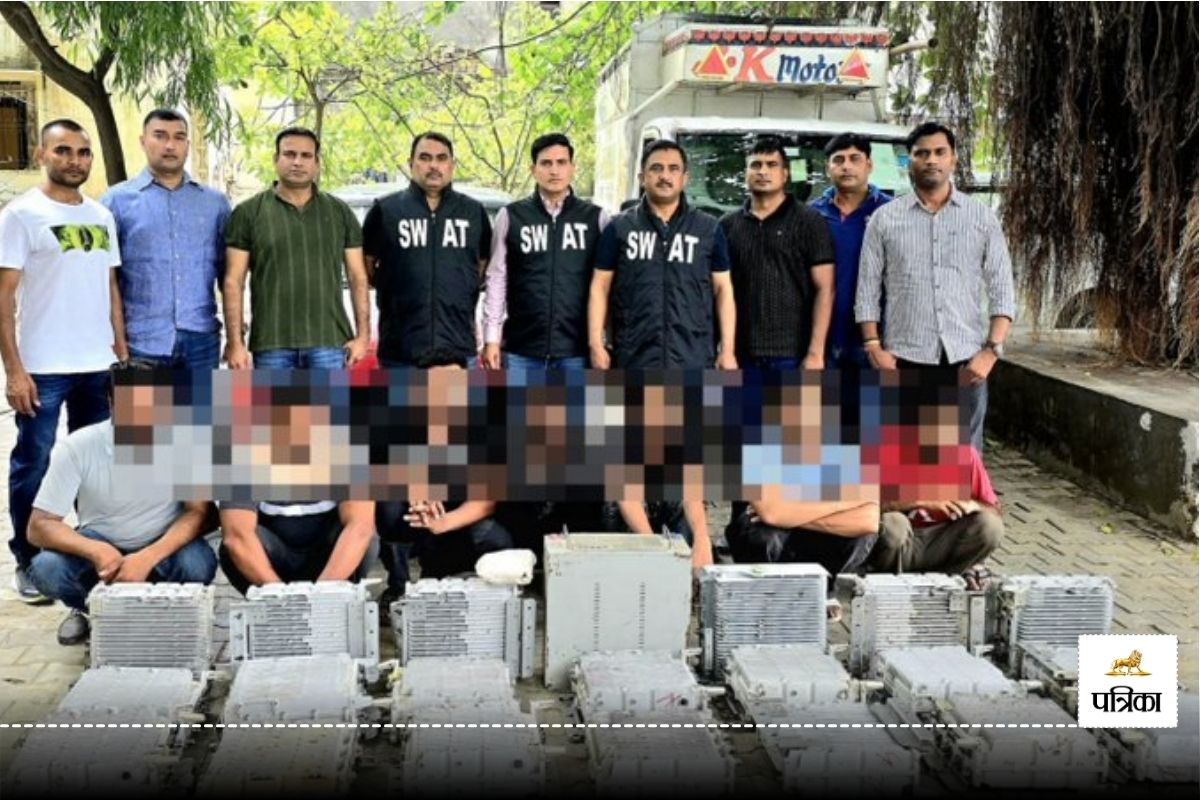 Ghaziabad Police arrested 7 Accused for stealing from mobile tower