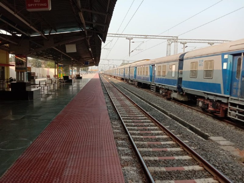 ट्रेनों को किया रद्द