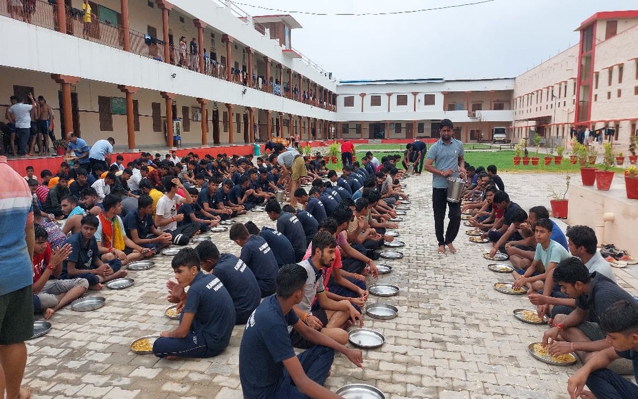 VIDEO…विद्यार्थियों ने सीखे पारंपरिक खेलो की बारीकियां