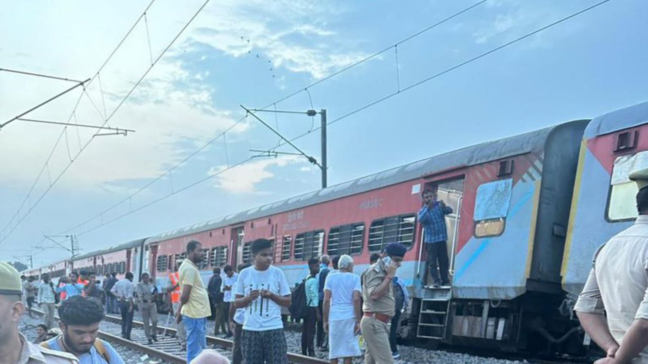 Kanpur Sabarmati Express Derail