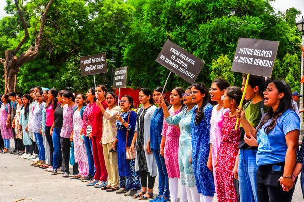 demo by doctors at albert hall 