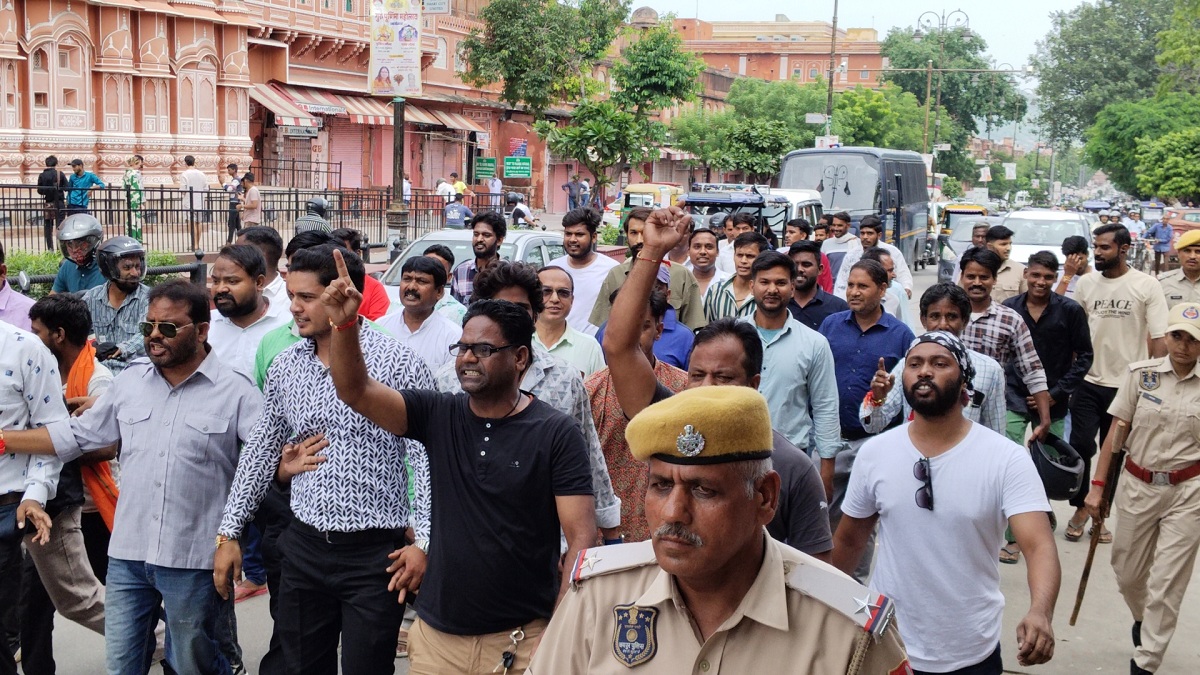 Video: सड़कों पर प्रदर्शनकारी, जयपुर में बाजार बंद, जानें राजस्थान में भारत बंद का असर