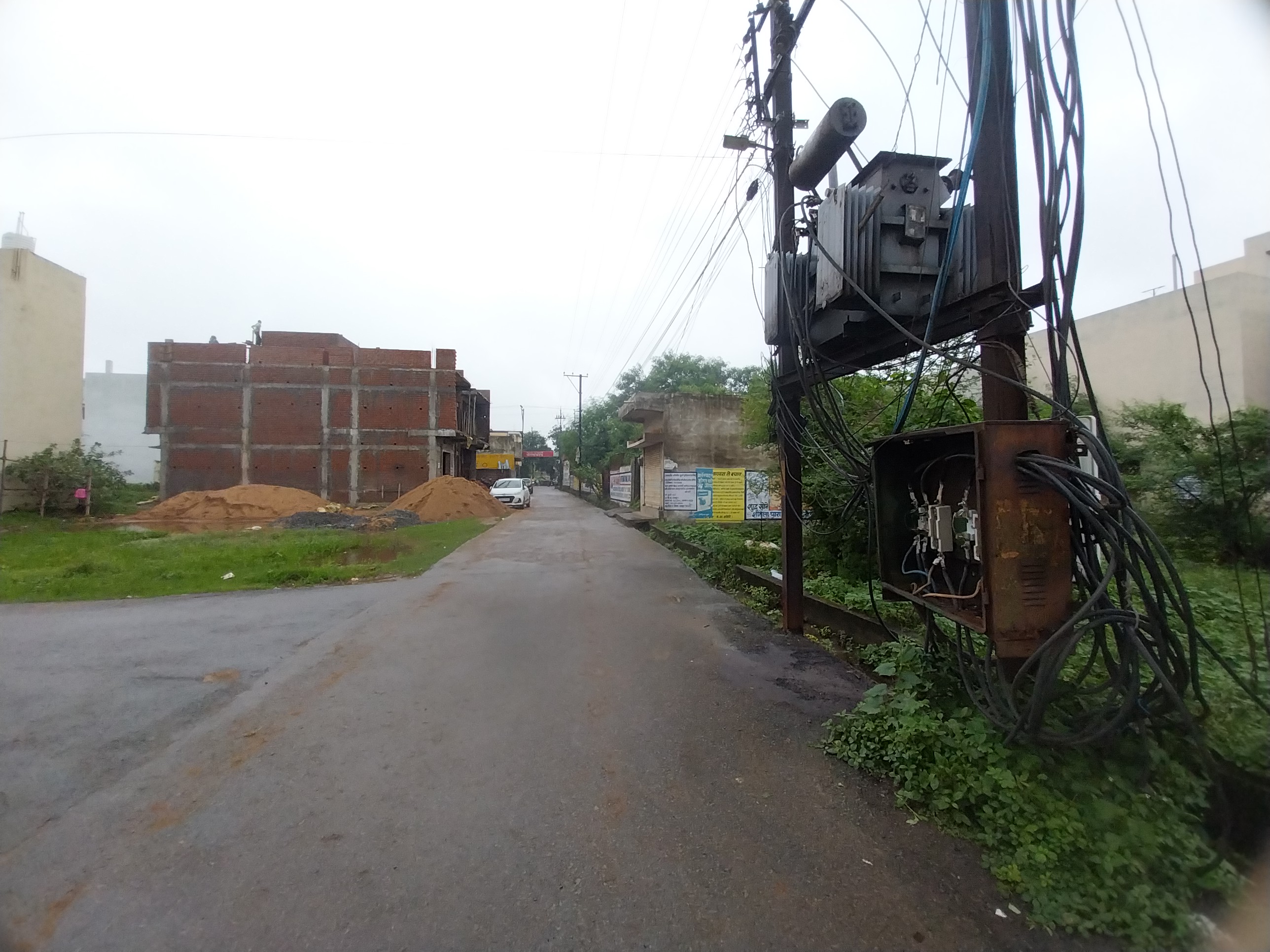 Chhattisgarh News : खुले में ट्रांसफार्मर कंरट का डर,बारिश में कही धोखा ना हो
जाए, देखें फोटोज