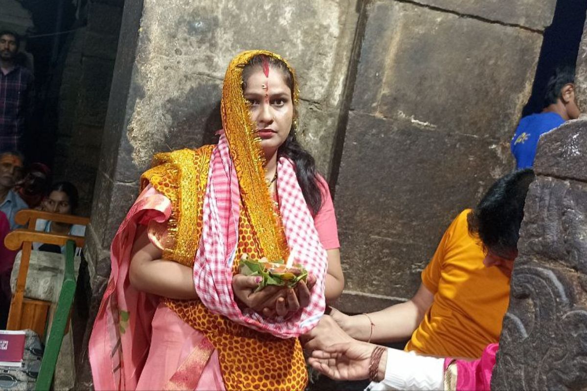 Jageshwar Dham: जागेश्वर धाम में दीप तपस्या से पूरी होती है मनोकामना, पूर्व पीएम
की बेटी भी कर चुकी है ये तप