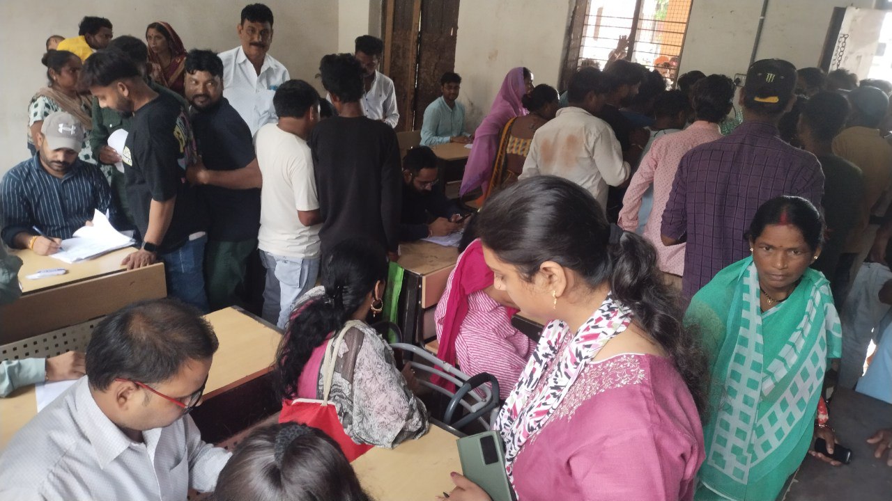 wo hundred employees missing nagar nigam