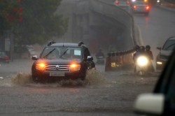 Monsoon 2024: मानसून की विदाई से पहले टूटकर बरसेंगे बादल, कई जिलों में भारी
बारिश का ALERT - image