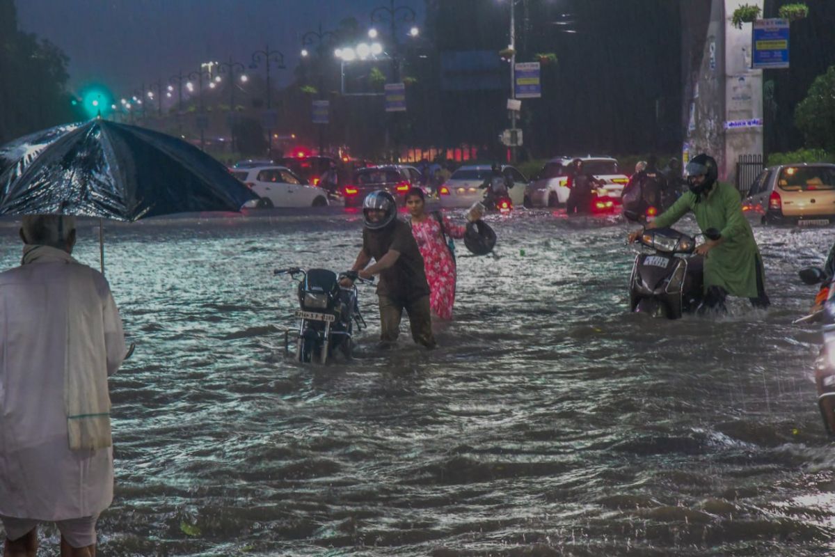 Rajasthan Monsoon: राजस्थान में मानसून फिर सक्रिय, अगले 6 दिन इन 14 जिलों में Heavy Rain का अलर्ट