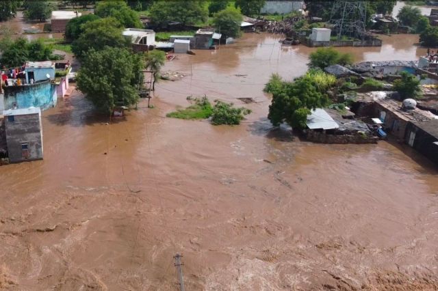 Pond broke in Baran