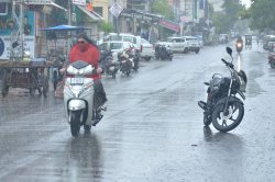 Weather News : हाड़ौती अंचल में तीसरे दिन भी बौछारें गिरी, मौसम में घुली ठंडक - image