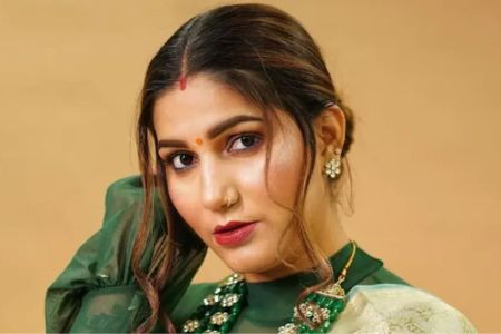 सपना चौधरी गैर जमानती वारंट