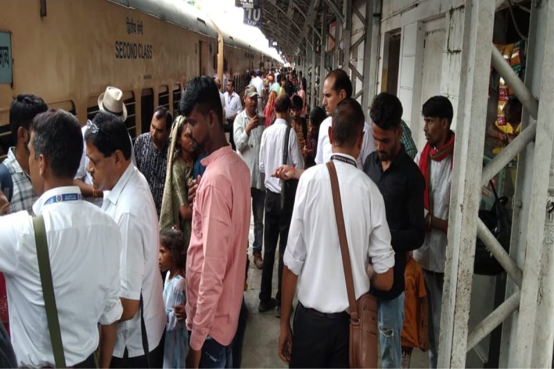 Fort closure checking campaign started at railway station