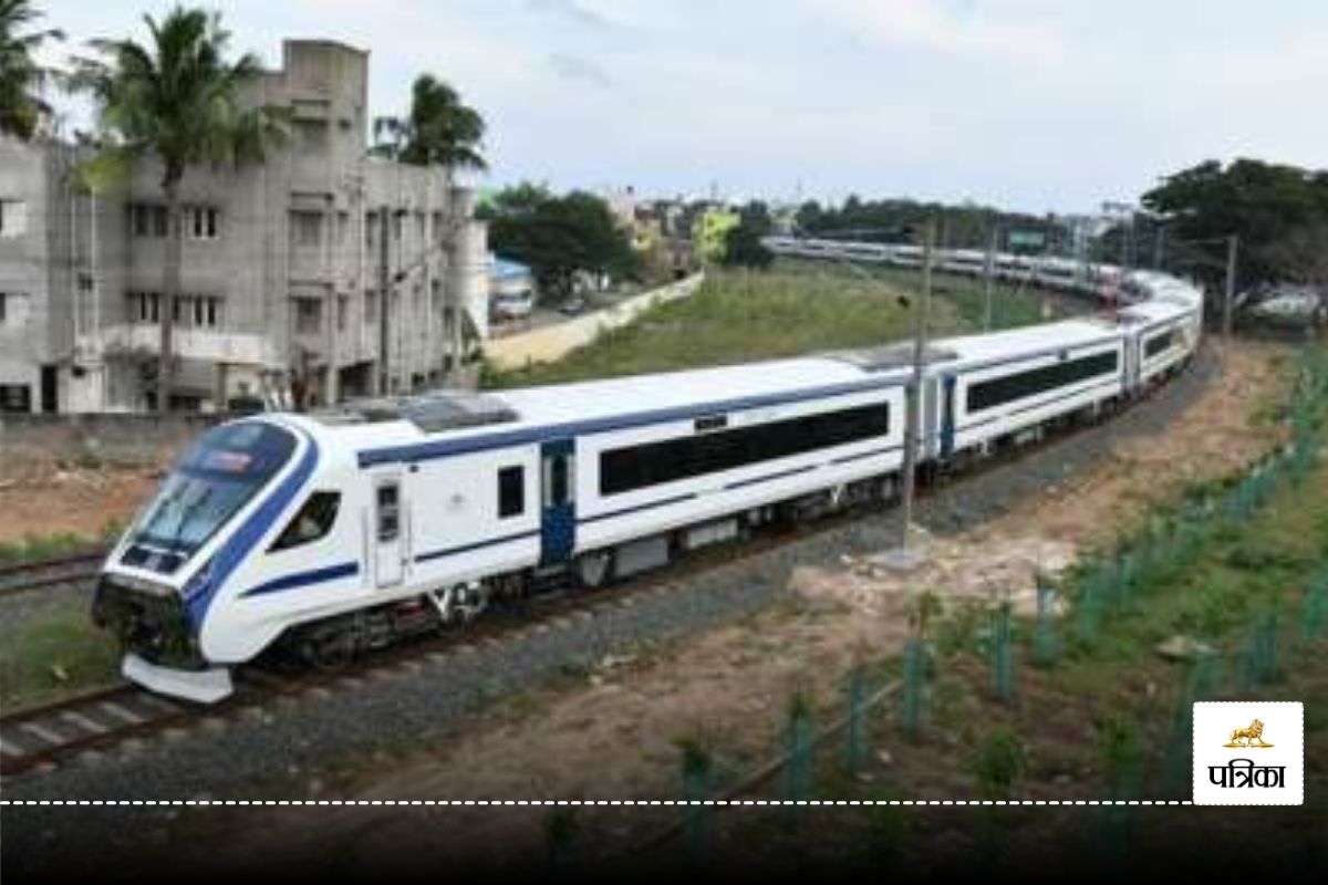 Vande Bharat Express: अति उत्साह में हो जाती हैं ऐसी घटनाएं…वंदे भारत में
छेड़छाड़ पर DRM का विवादित बयान