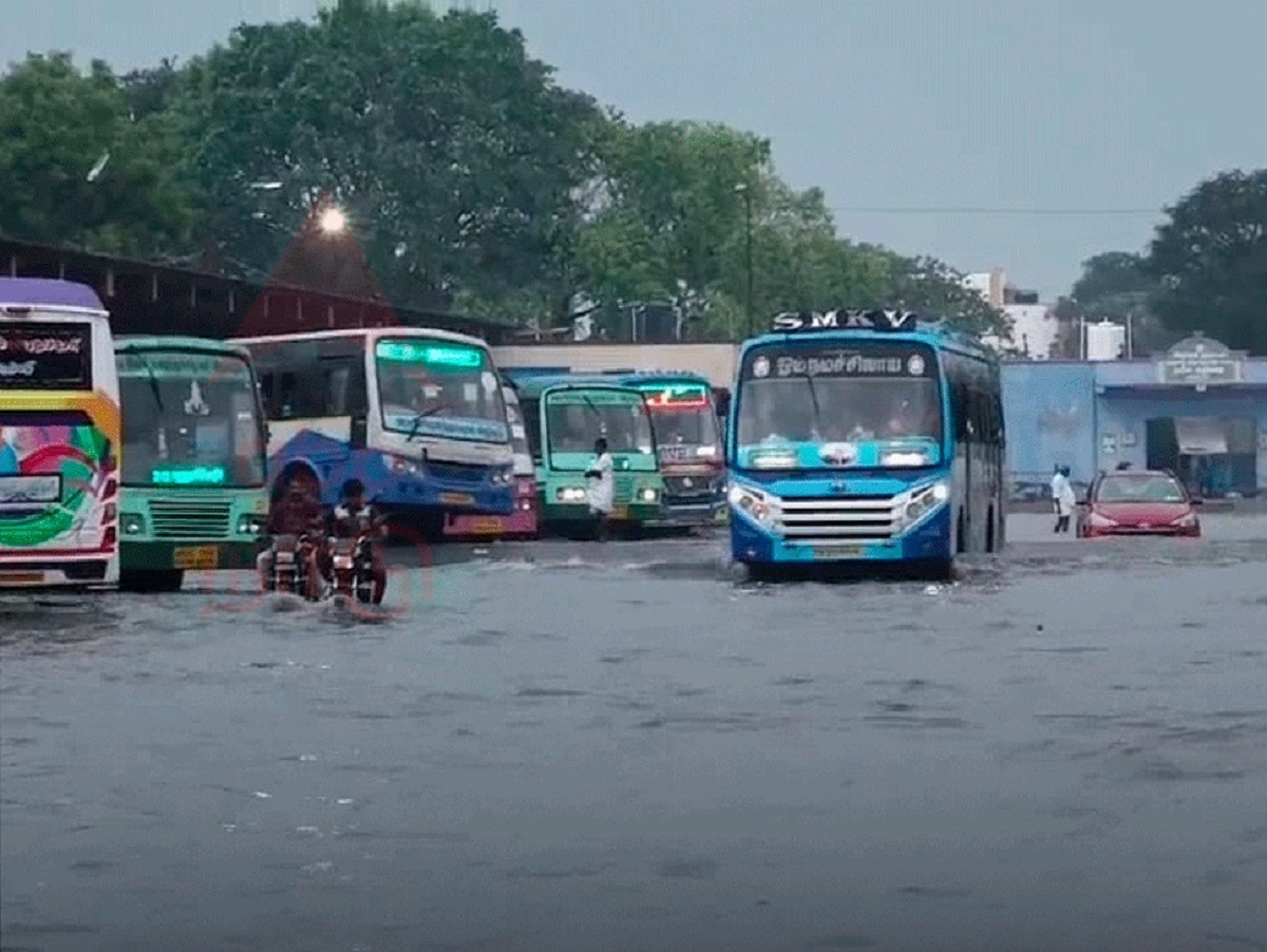 VIDEO: विल्लुपुरम में आफत बनी बरसात, 24 घंटे में 22 सेमी. बारिश, सडकें जलमग्न